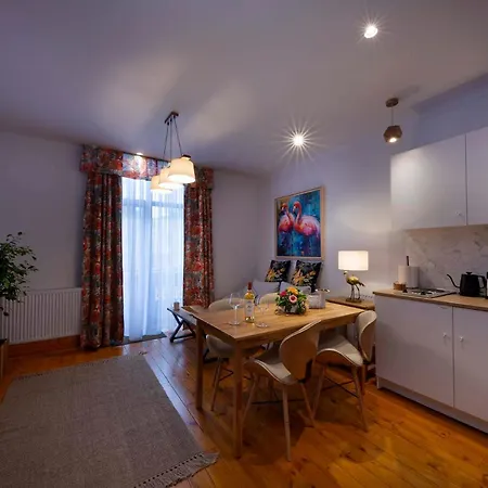 Appartamento The Cozy Nest Downtown With Balcony By Pretty