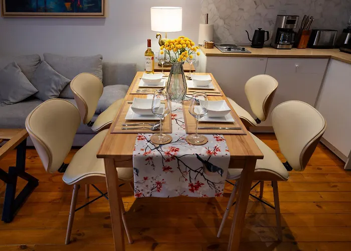 아파트 The Cozy Nest Downtown With Balcony By Pretty