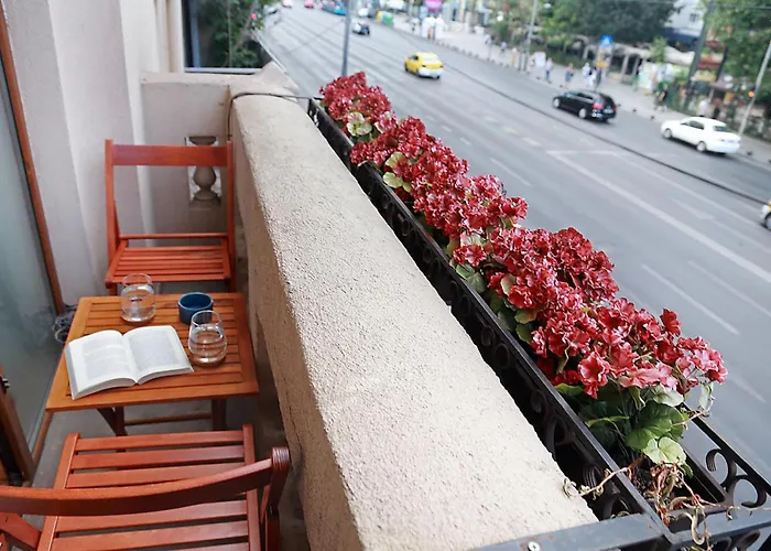 The Cozy Nest Downtown With Balcony By Pretty 아파트 부쿠레슈티